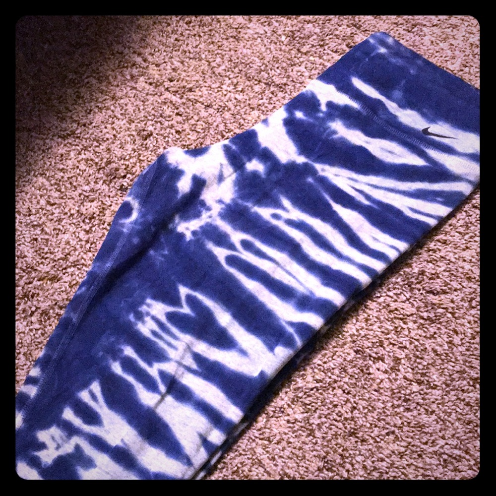 Nike tie dyed capris
